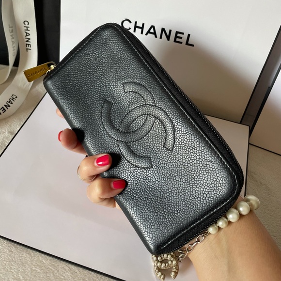 CHANEL Black Leather Timeless CC Logo Zipped  Long Wallet Purse - Picture 3 of 14